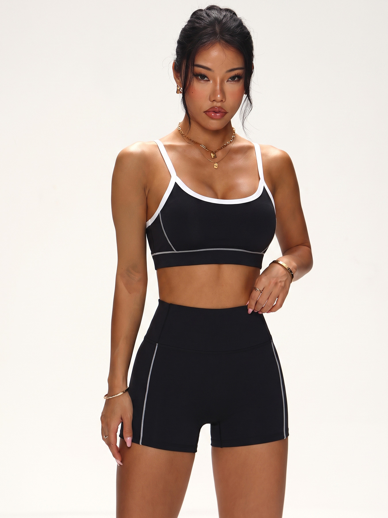 Бесшовный спортивный комплект  – обзор и цена Sports Equipment Set
