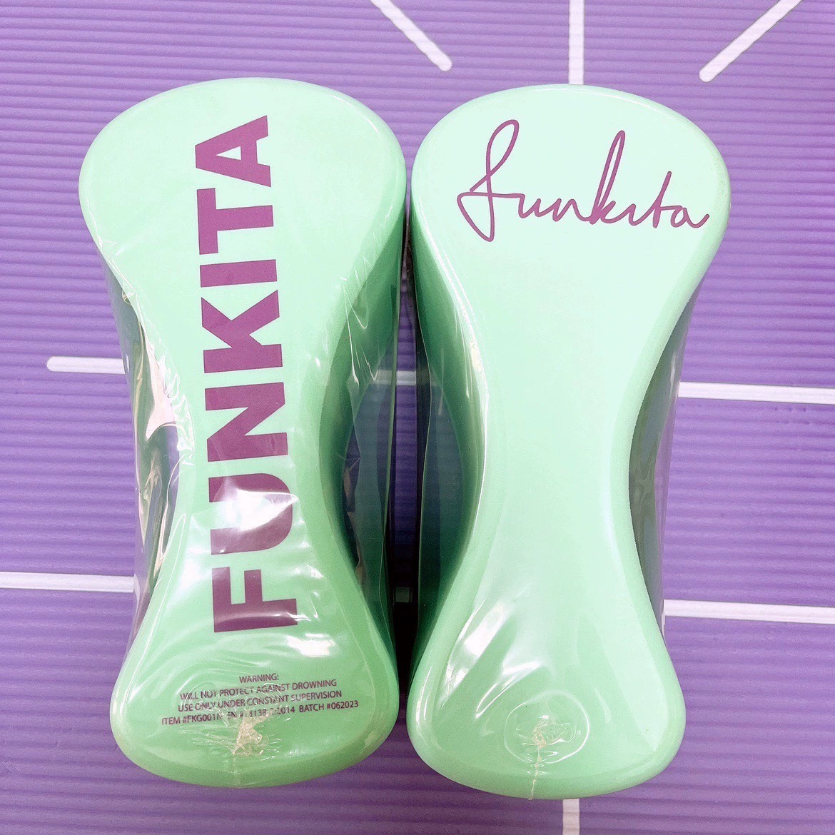 Доска для плавания Funkita 8-C – обзор и цена Swimming Kickboard
